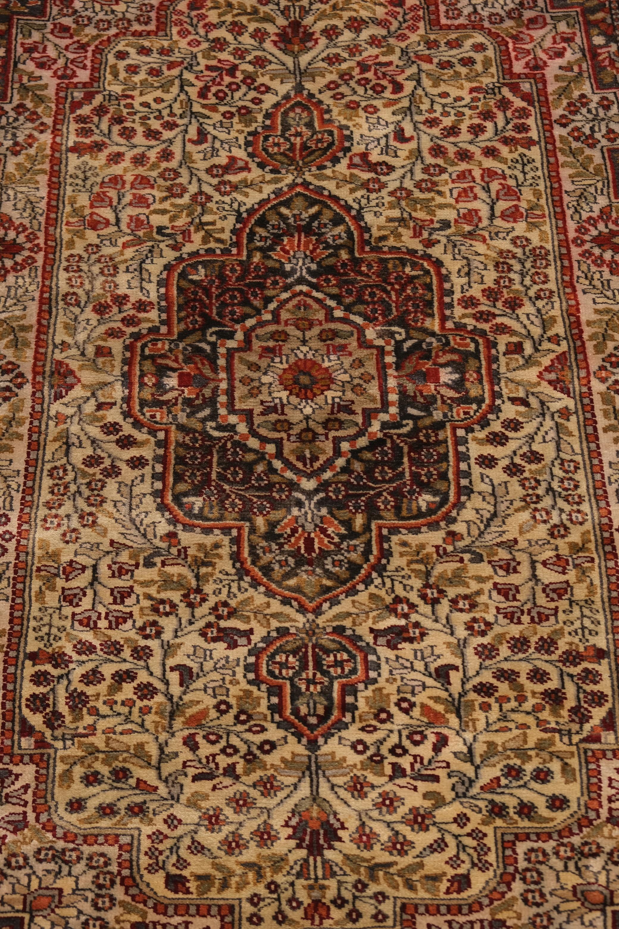 Hand-Knotted Kashmiri Cotton Silk Floral Sprig Runner Scroll